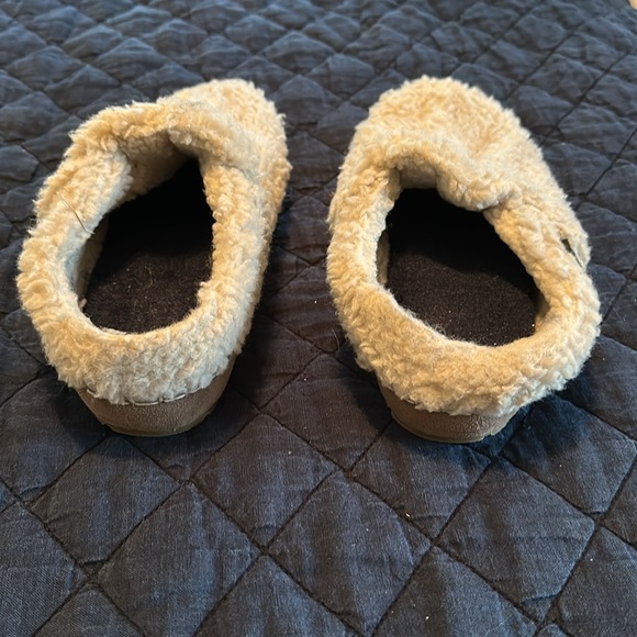 Beige, neutral LL Bean house shoes - Picture 5 of 5